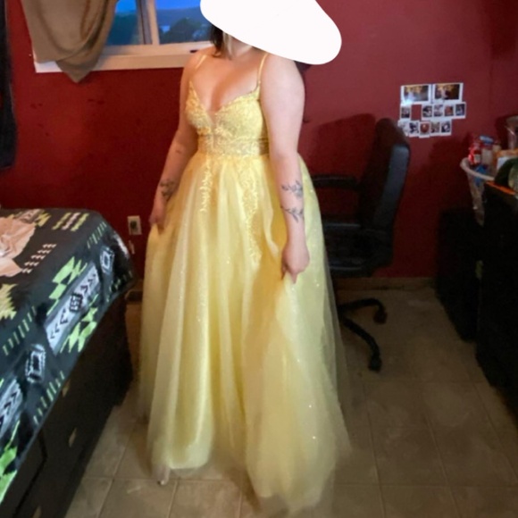 Graduation dress - Picture 1 of 4